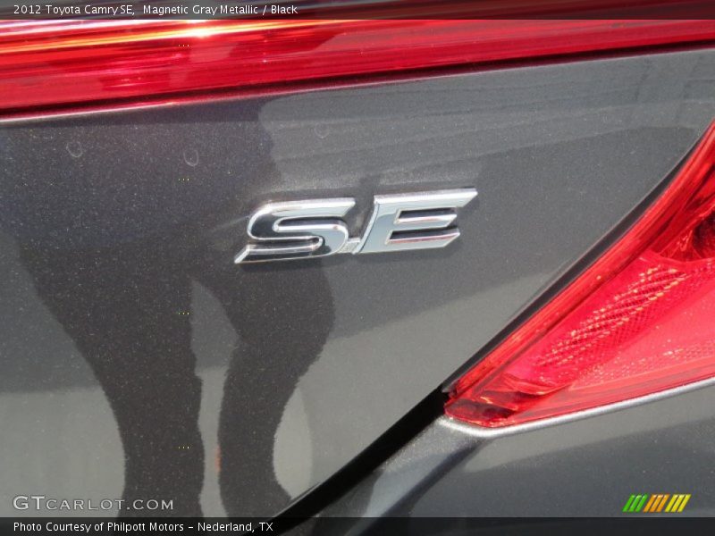 Magnetic Gray Metallic / Black 2012 Toyota Camry SE
