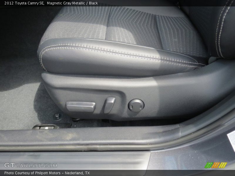 Magnetic Gray Metallic / Black 2012 Toyota Camry SE