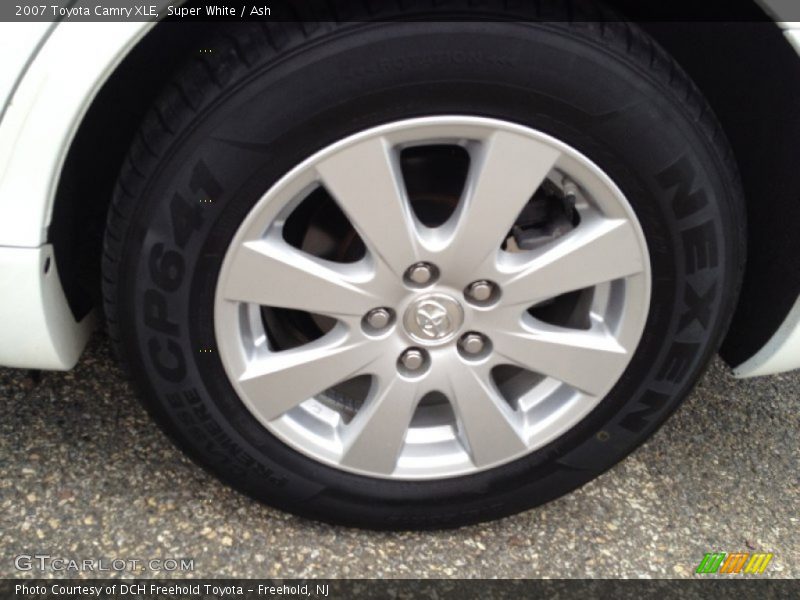 Super White / Ash 2007 Toyota Camry XLE