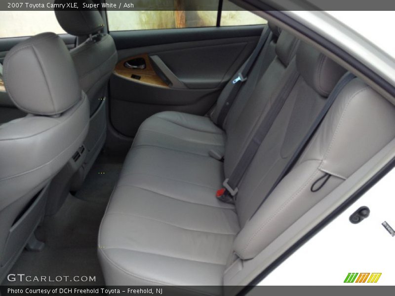 Super White / Ash 2007 Toyota Camry XLE