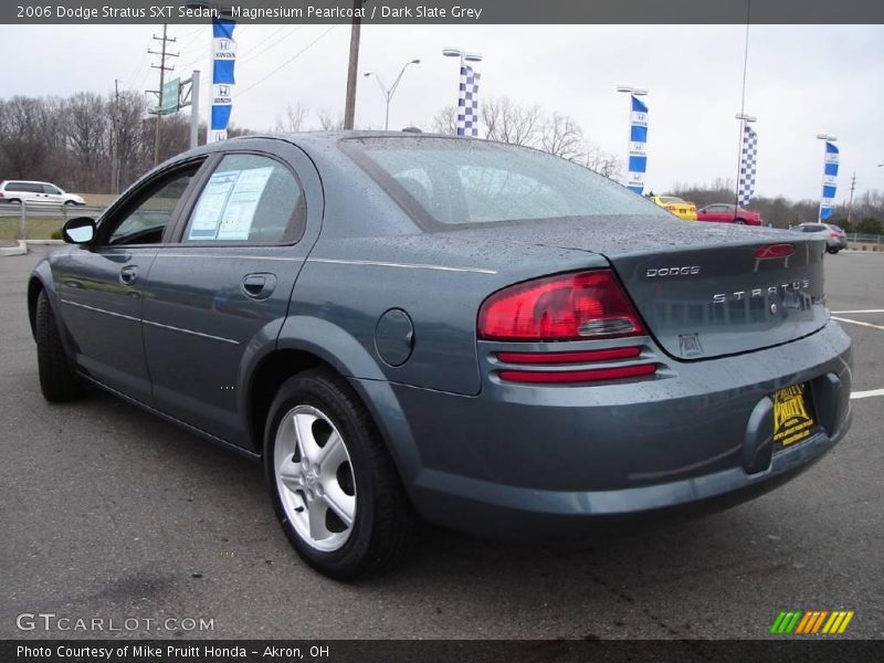 Magnesium Pearlcoat / Dark Slate Grey 2006 Dodge Stratus SXT Sedan