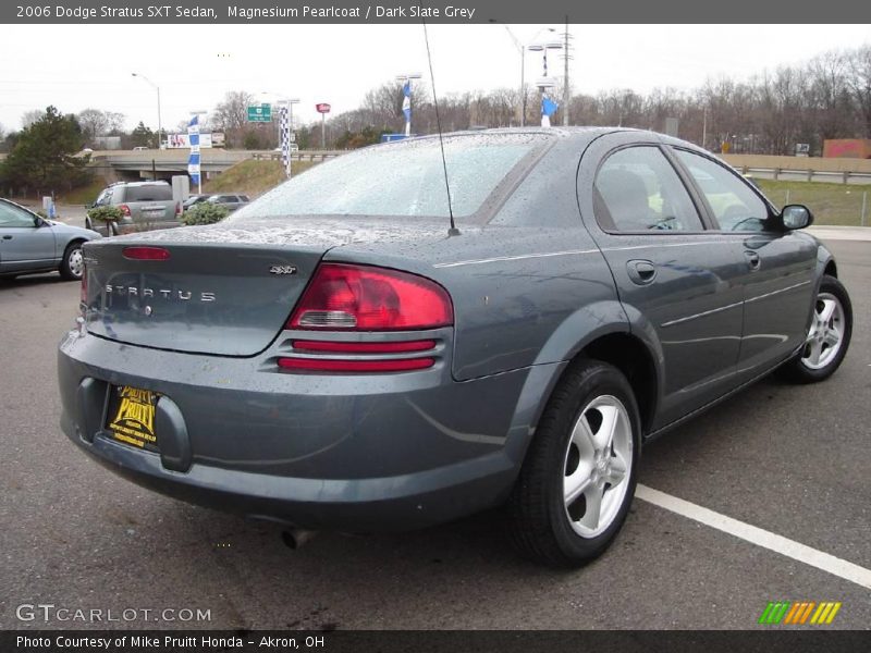 Magnesium Pearlcoat / Dark Slate Grey 2006 Dodge Stratus SXT Sedan