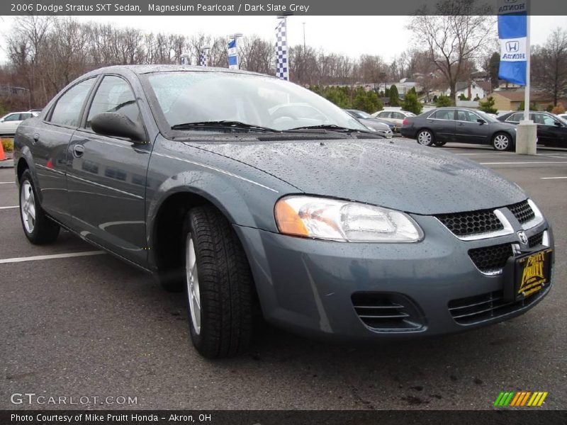 Magnesium Pearlcoat / Dark Slate Grey 2006 Dodge Stratus SXT Sedan