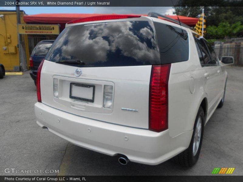 White Diamond Pearl / Light Neutral 2004 Cadillac SRX V6