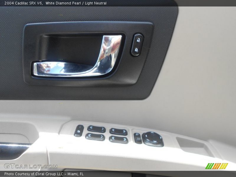 White Diamond Pearl / Light Neutral 2004 Cadillac SRX V6
