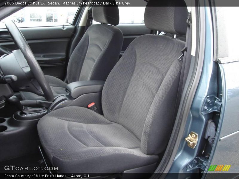 Magnesium Pearlcoat / Dark Slate Grey 2006 Dodge Stratus SXT Sedan