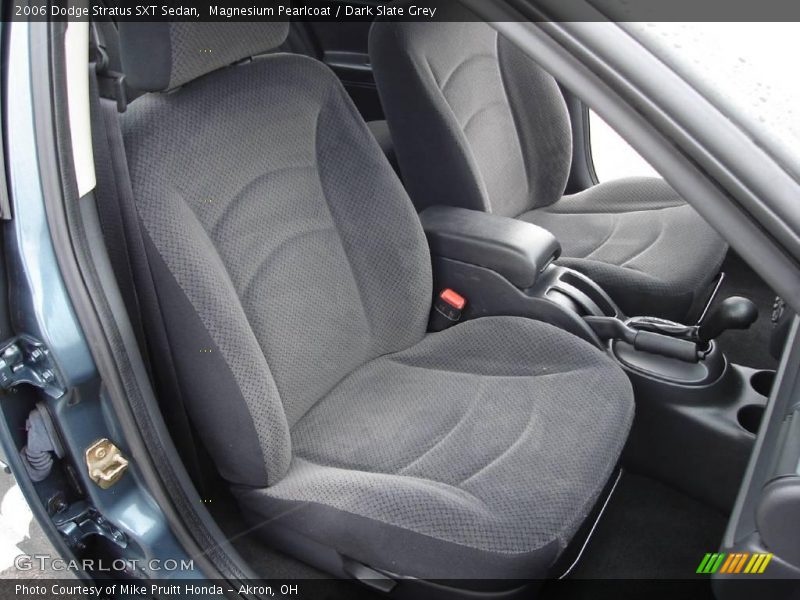 Magnesium Pearlcoat / Dark Slate Grey 2006 Dodge Stratus SXT Sedan