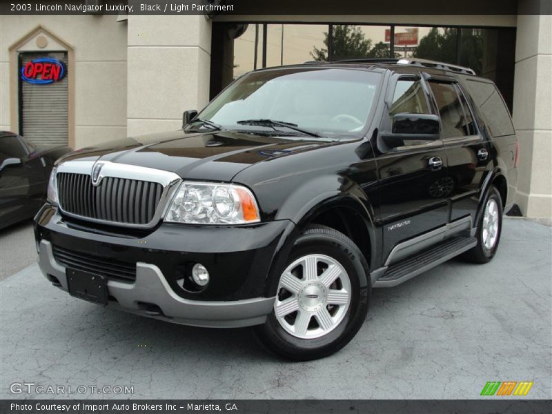 Black / Light Parchment 2003 Lincoln Navigator Luxury