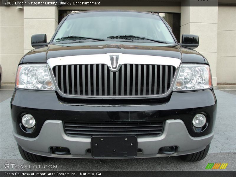 Black / Light Parchment 2003 Lincoln Navigator Luxury