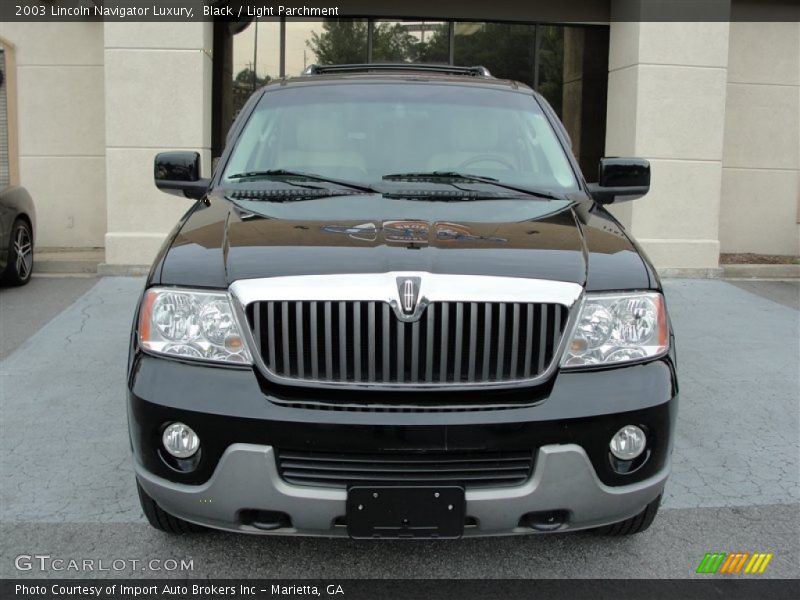 Black / Light Parchment 2003 Lincoln Navigator Luxury