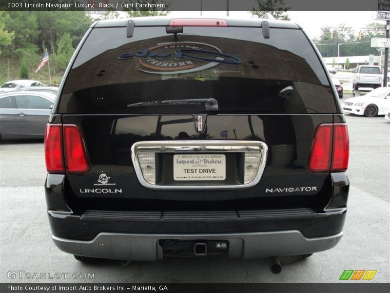 Black / Light Parchment 2003 Lincoln Navigator Luxury