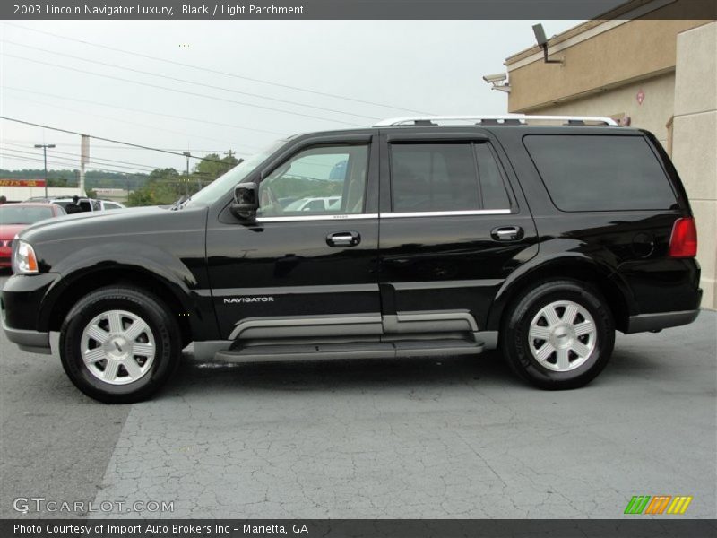 Black / Light Parchment 2003 Lincoln Navigator Luxury