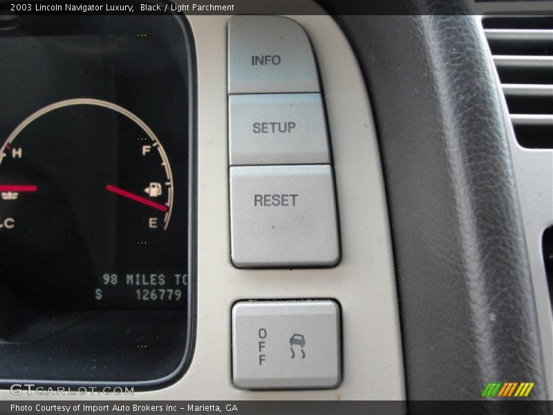 Black / Light Parchment 2003 Lincoln Navigator Luxury