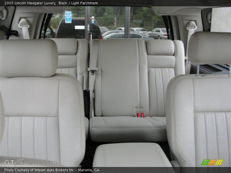 Black / Light Parchment 2003 Lincoln Navigator Luxury