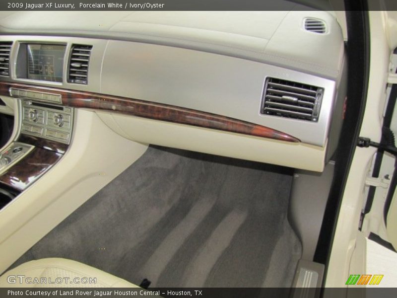 Porcelain White / Ivory/Oyster 2009 Jaguar XF Luxury