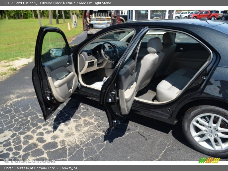 Tuxedo Black Metallic / Medium Light Stone 2012 Ford Fusion S