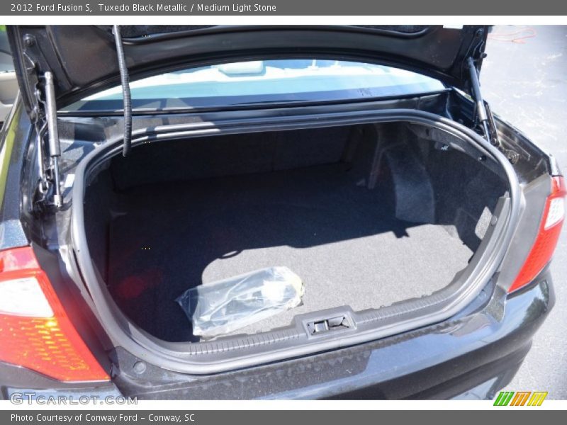 Tuxedo Black Metallic / Medium Light Stone 2012 Ford Fusion S