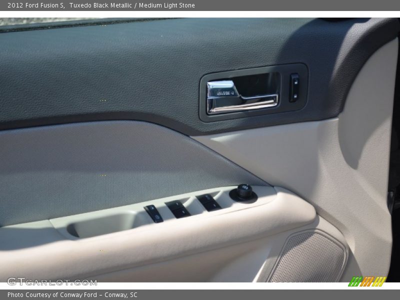 Tuxedo Black Metallic / Medium Light Stone 2012 Ford Fusion S