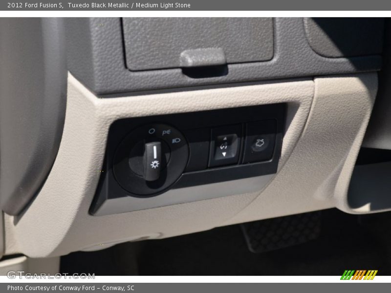 Tuxedo Black Metallic / Medium Light Stone 2012 Ford Fusion S