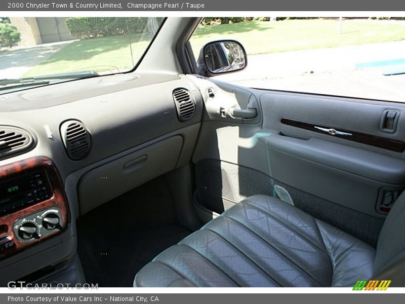 Champagne Pearl / Taupe 2000 Chrysler Town & Country Limited