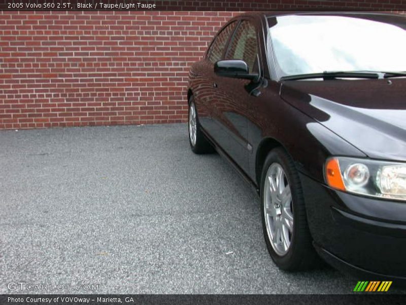 Black / Taupe/Light Taupe 2005 Volvo S60 2.5T