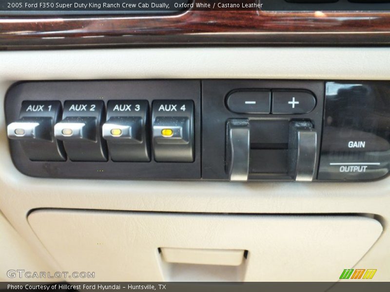 Controls of 2005 F350 Super Duty King Ranch Crew Cab Dually