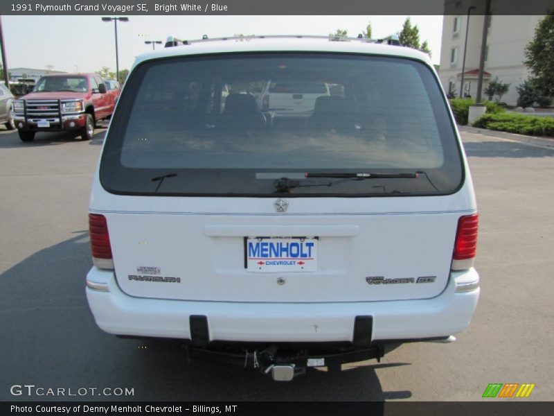 Bright White / Blue 1991 Plymouth Grand Voyager SE