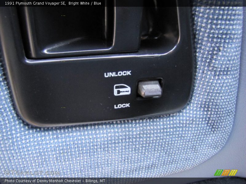 Bright White / Blue 1991 Plymouth Grand Voyager SE