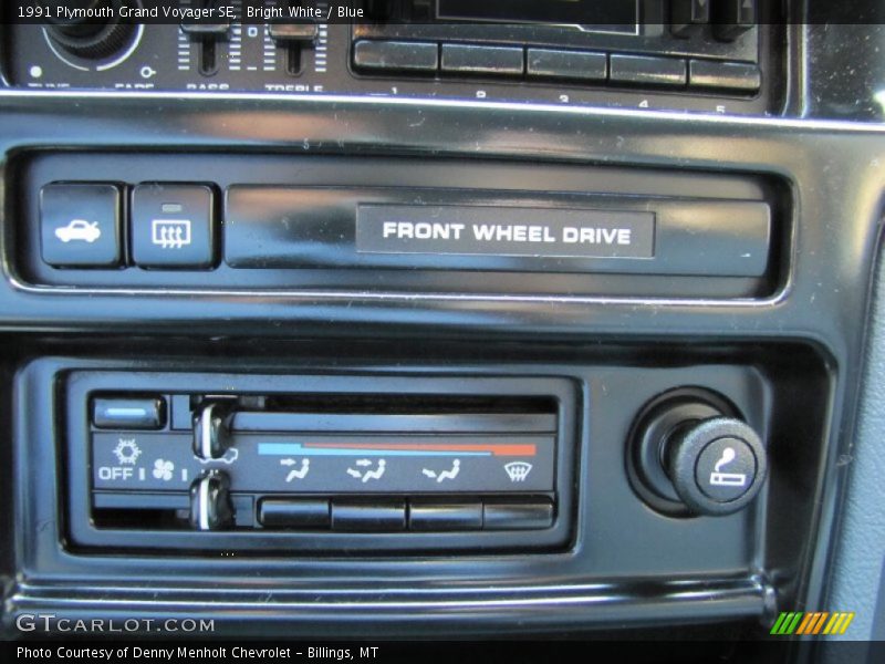 Bright White / Blue 1991 Plymouth Grand Voyager SE