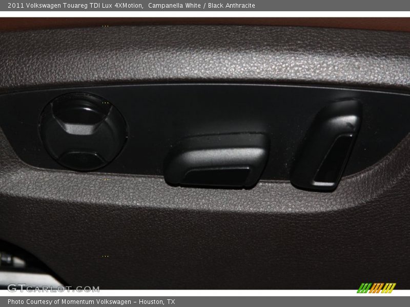 Campanella White / Black Anthracite 2011 Volkswagen Touareg TDI Lux 4XMotion