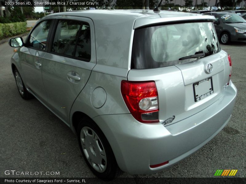 Silver Streak Mica / Charcoal Gray 2009 Scion xD