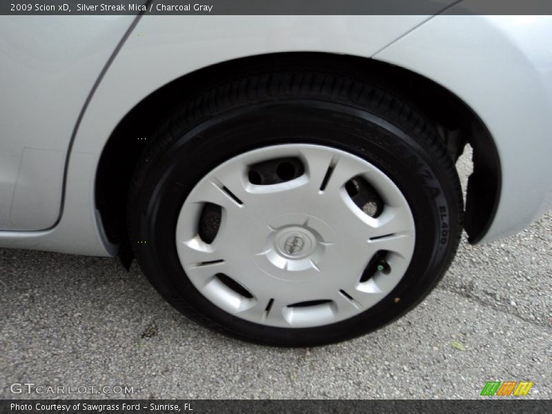 Silver Streak Mica / Charcoal Gray 2009 Scion xD