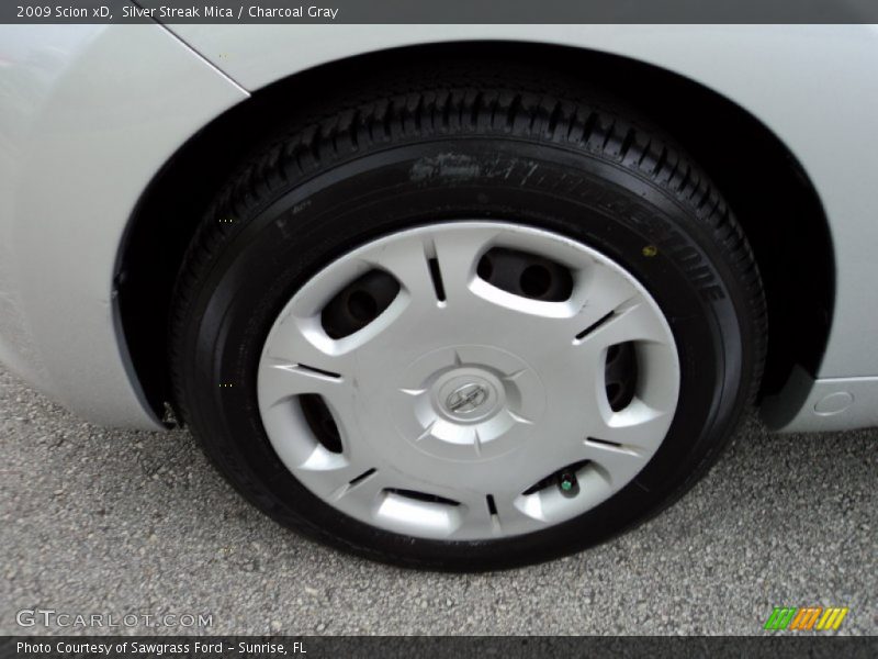 Silver Streak Mica / Charcoal Gray 2009 Scion xD
