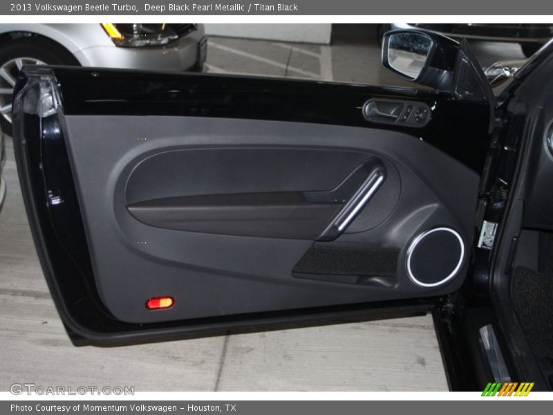 Deep Black Pearl Metallic / Titan Black 2013 Volkswagen Beetle Turbo
