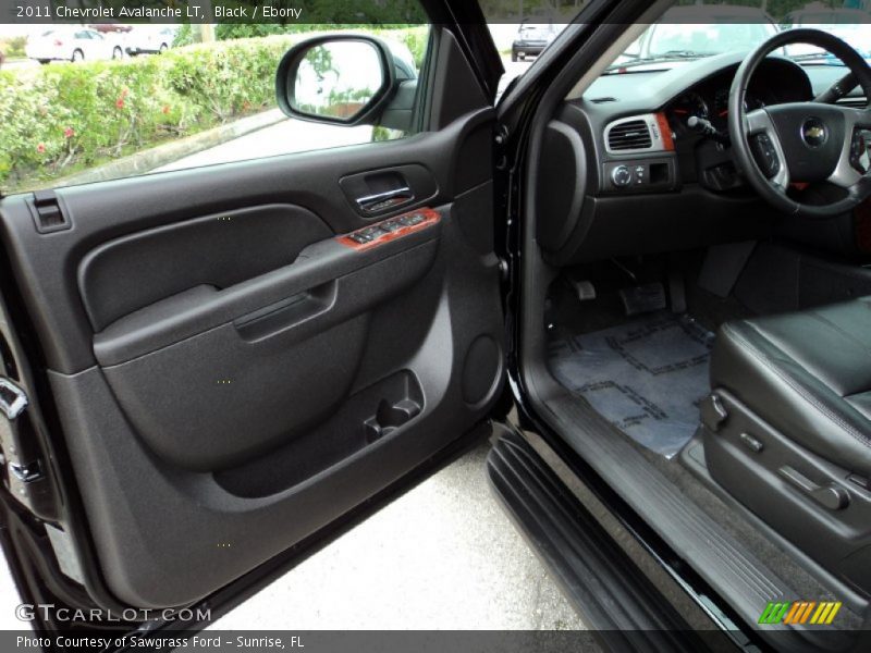 Black / Ebony 2011 Chevrolet Avalanche LT
