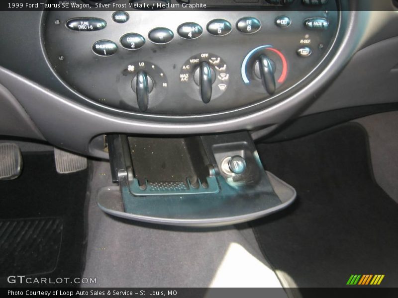 Silver Frost Metallic / Medium Graphite 1999 Ford Taurus SE Wagon