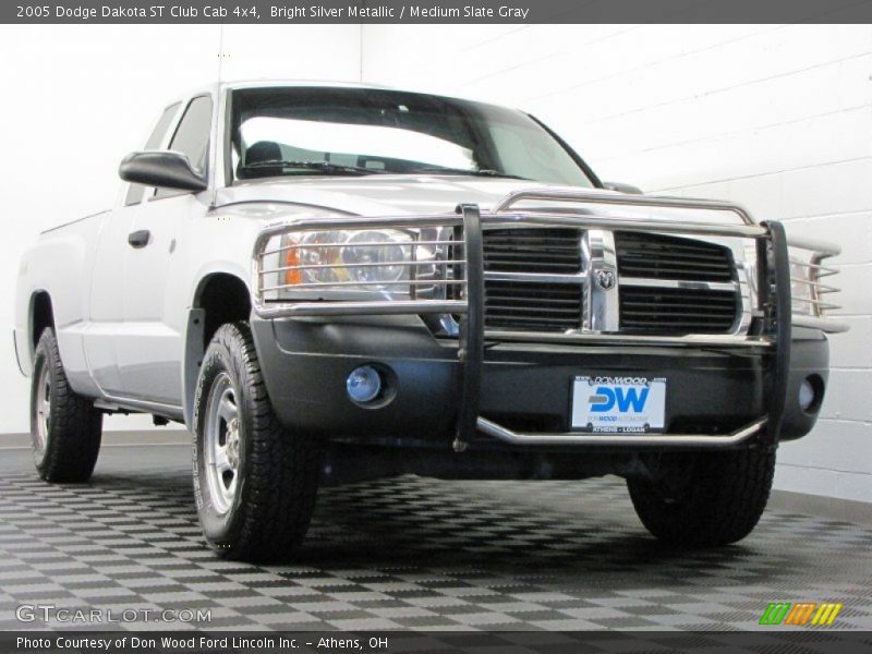 Bright Silver Metallic / Medium Slate Gray 2005 Dodge Dakota ST Club Cab 4x4