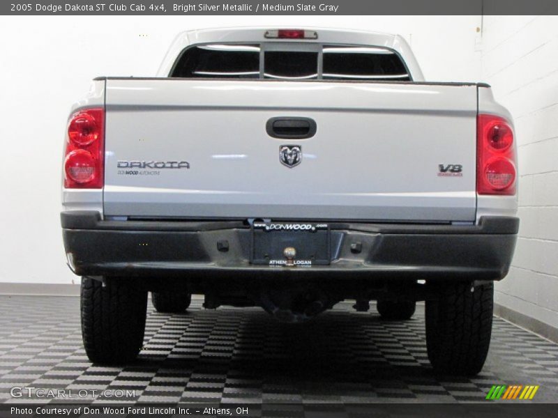 Bright Silver Metallic / Medium Slate Gray 2005 Dodge Dakota ST Club Cab 4x4