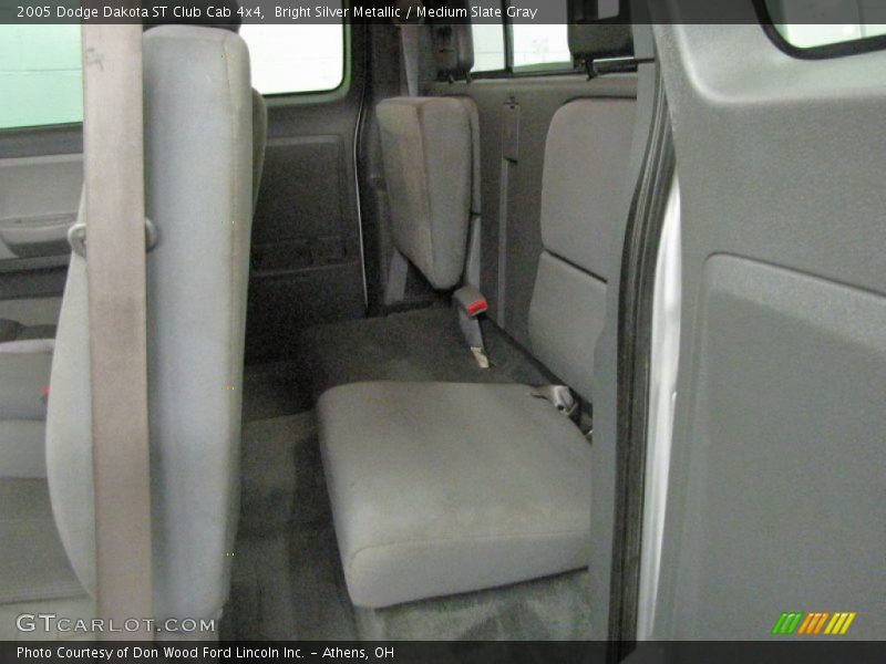 Rear Seat of 2005 Dakota ST Club Cab 4x4