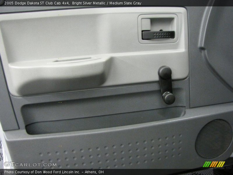 Door Panel of 2005 Dakota ST Club Cab 4x4