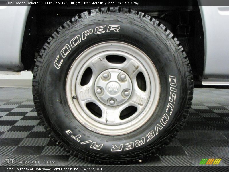  2005 Dakota ST Club Cab 4x4 Wheel