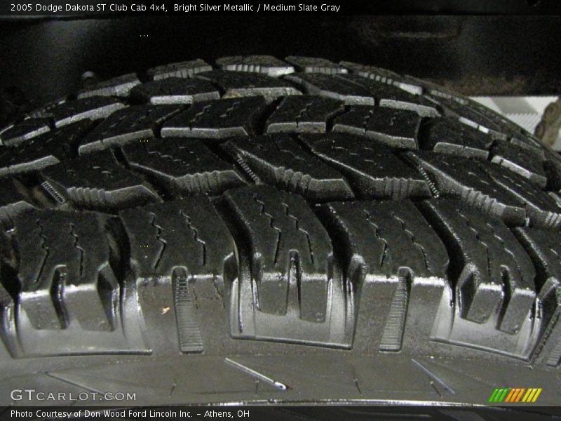 Bright Silver Metallic / Medium Slate Gray 2005 Dodge Dakota ST Club Cab 4x4
