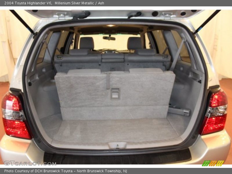 Millenium Silver Metallic / Ash 2004 Toyota Highlander V6