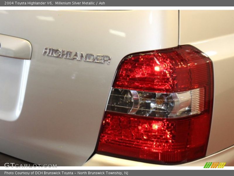 Millenium Silver Metallic / Ash 2004 Toyota Highlander V6