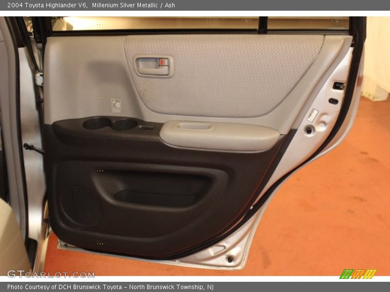 Millenium Silver Metallic / Ash 2004 Toyota Highlander V6