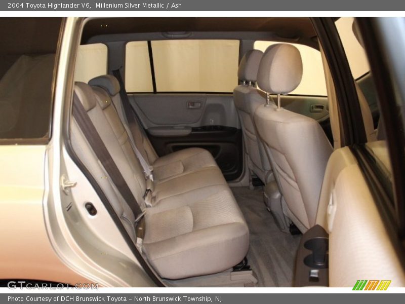 Millenium Silver Metallic / Ash 2004 Toyota Highlander V6