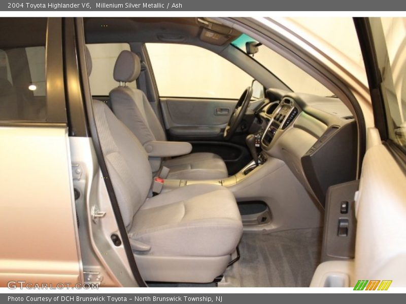 Millenium Silver Metallic / Ash 2004 Toyota Highlander V6