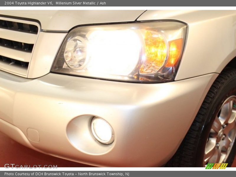 Millenium Silver Metallic / Ash 2004 Toyota Highlander V6