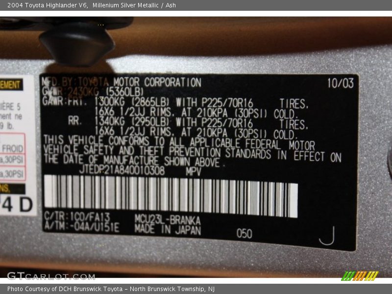 Millenium Silver Metallic / Ash 2004 Toyota Highlander V6