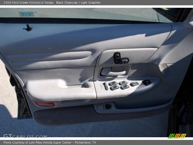 Black Clearcoat / Light Graphite 2000 Ford Crown Victoria LX Sedan